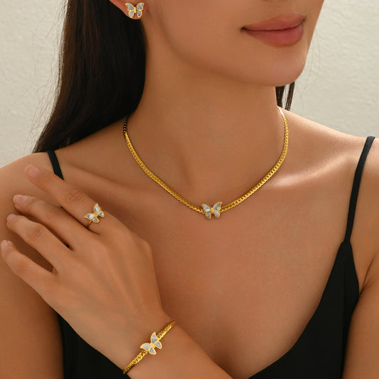 Lxalry 18 Karat vergoldetes Schmetterlings-Schmuckset mit hochglanzpolierter, hypoallergener, hautverträglicher 4-teiliger Halskette, Ohrringe, Armband und Ring für Damen, verblasst nicht, luxuriöses Geschenk für Sie